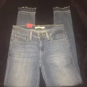NWT Levi’s size 25